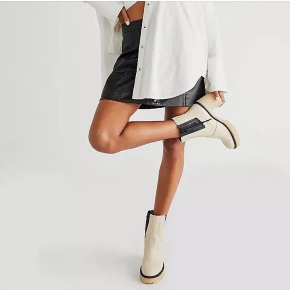 NWT Free People James Chelsea Leather Zip Ankle Boots White Made in Spain Sz 40
